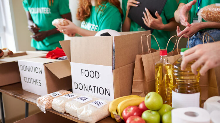 This image has an empty alt attribute; its file name is fOOD-DRIVE-750x420.jpg